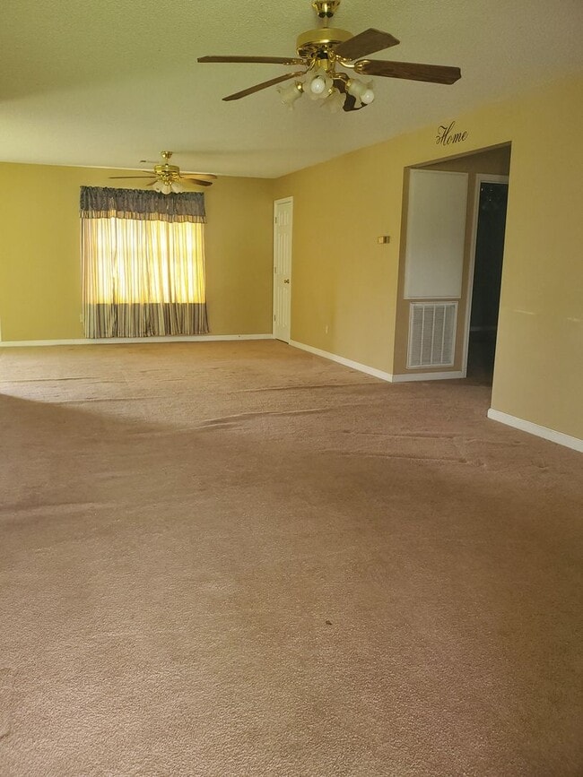 Photo - Spacious Country Living
