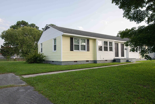 Photo - 322 Starling St