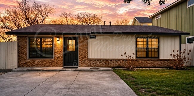 Building Photo - AVAILABE NOW ; APPLY TODAY AT OUR WEBSITE!!