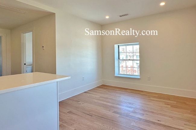 Photo - 31 Hope St Unidad 407