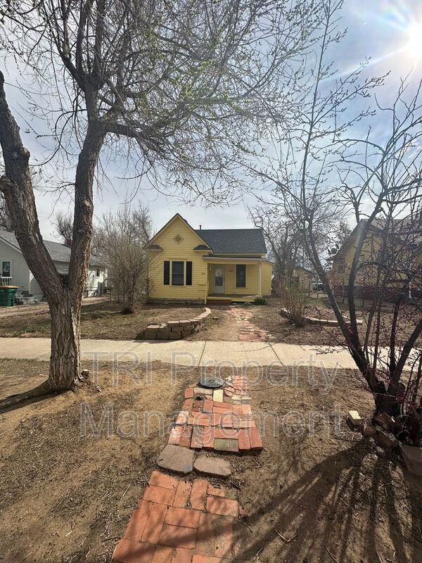 Building Photo - 2028 7th Ave