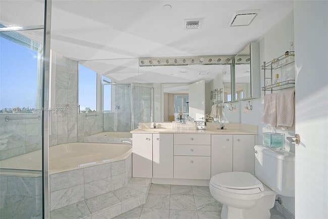 3411 Indian Creek Dr Unit 1202