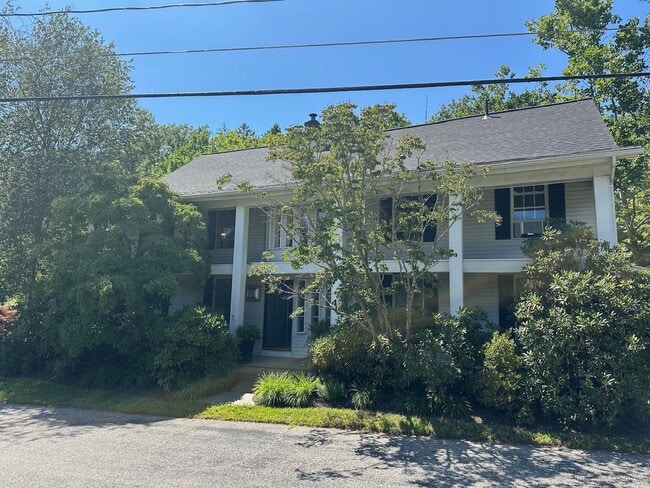 49 River Rd