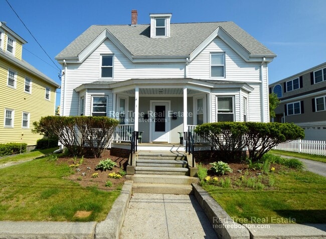 Photo - 8 Trafford St Unidad 4-bed 2-bath Quincy Rental