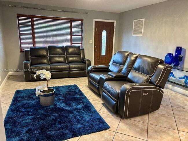 Building Photo - 3171 SW 16th Ct Rental