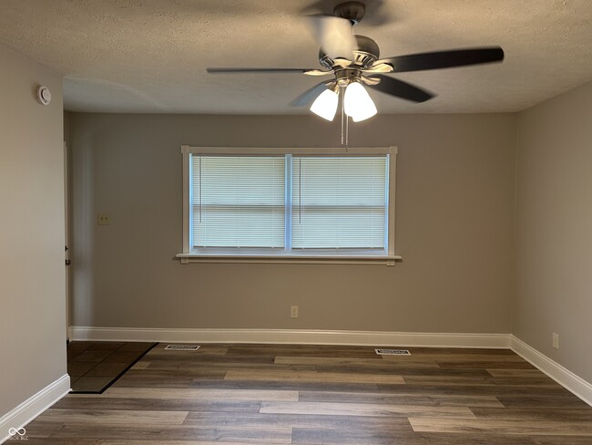 Photo - 1545 Temperance Ave