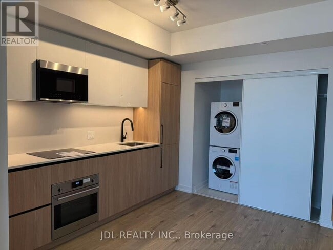 Photo - 35 Parliament St Unit 1614