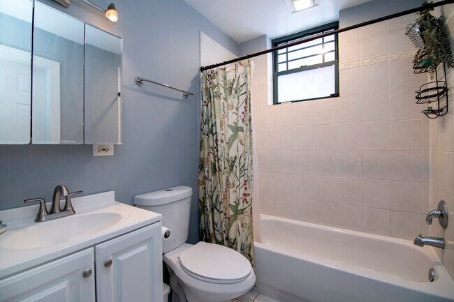 Photo - 1144 W Pratt Blvd