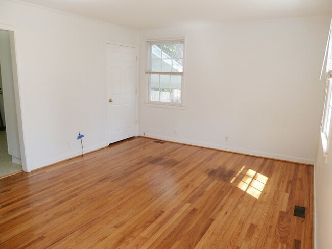 Photo - Lovely 2 bedroom home with hardwood floors, deck and sweet location in Chapel Hill