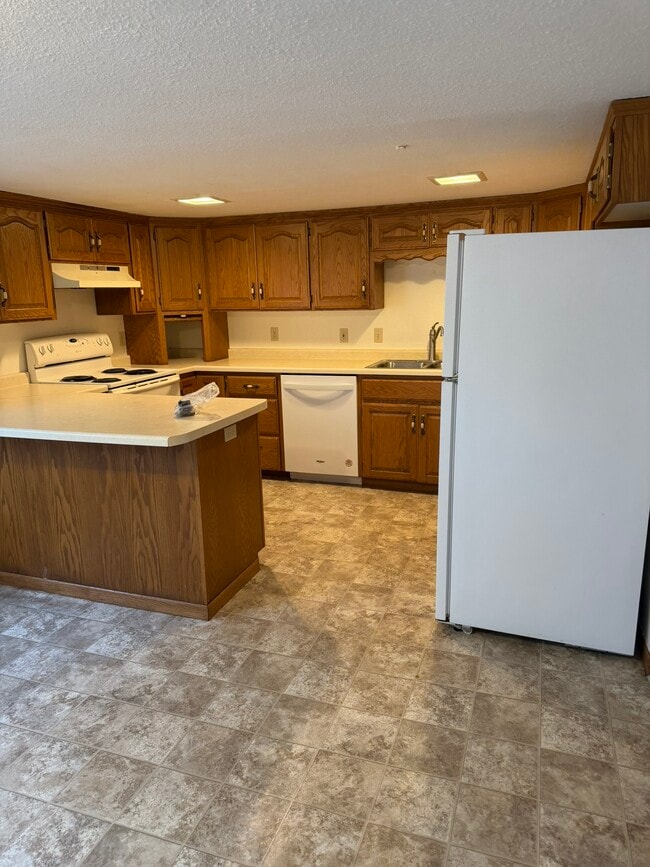 Kitchen - 304 3rd St NE Unit Apt A