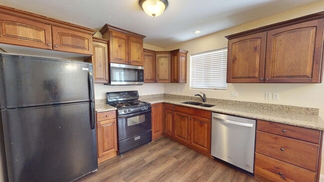 Photo - 370 W 1425 N