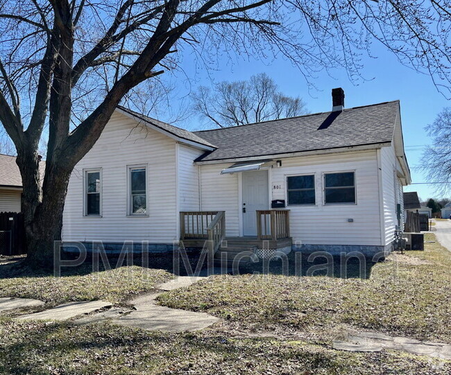 Building Photo - 801 E 5th St Rental