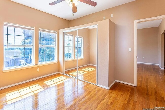 Photo - 611 W Ridgewood Ct