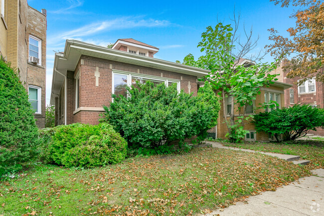 Building Photo - 6514 N Washtenaw Ave Rental