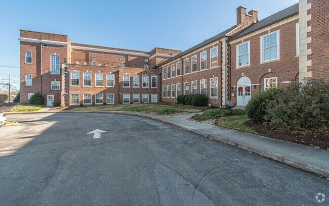 Building Photo - Knoxville 37917 - 1 bedroom 1 bath condo -...