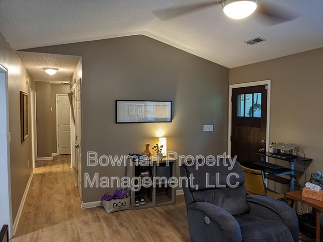 Photo - 155 Rachel Way