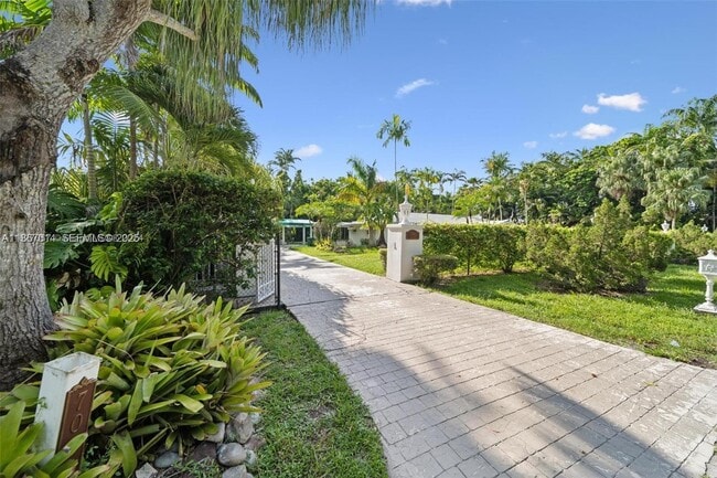 Building Photo - 7080 NW 82nd Terrace