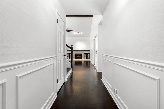 Photo - 1711 Foxfire Dr