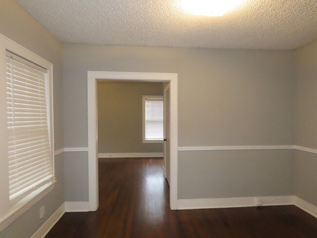 Photo - Charming 1 Bedroom, 1 Bath Upstairs Apartment