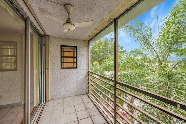 Photo - 118 Royal Pk Dr Unit 4G