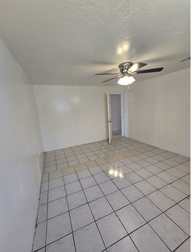 1608 S 7th Ave Unit Front