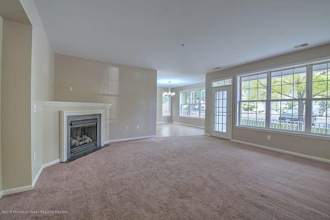 Building Photo - 363 St Andrews Pl