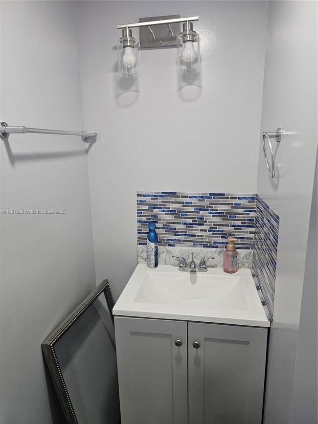 Photo - 7731 Indigo St