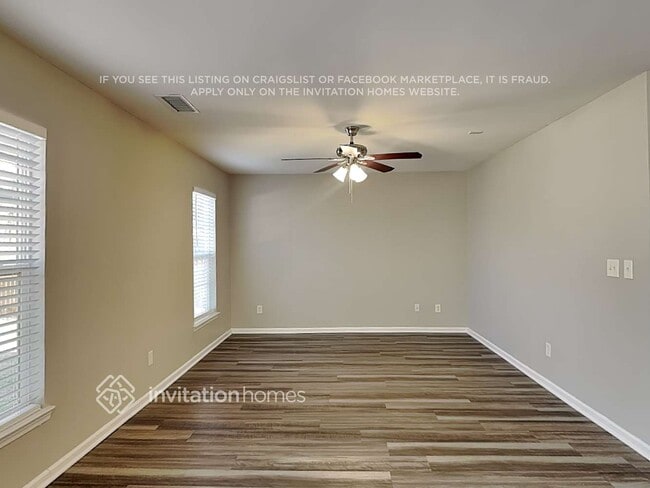 Photo - 196 Markham Dr