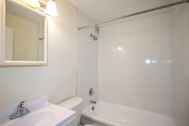 Photo - Meadowcrest Apartments