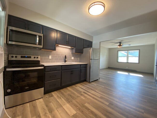 203 3rd St SE Unit 1A