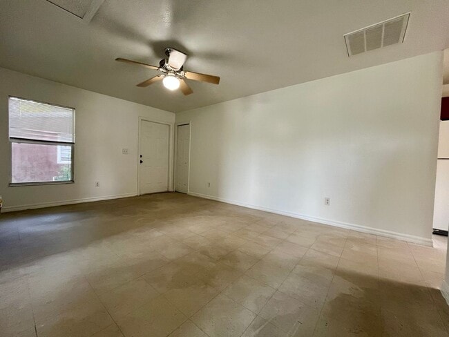 Photo - 2 bed/ 1 bath Unit 3106 W Reynolds St. #2