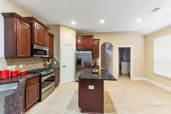 Building Photo - 6114 Brookmall Dr