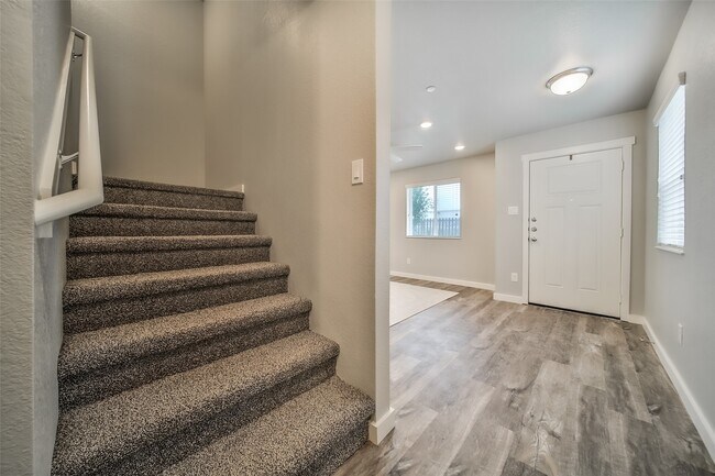 Photo - 21155 Gosling Rd