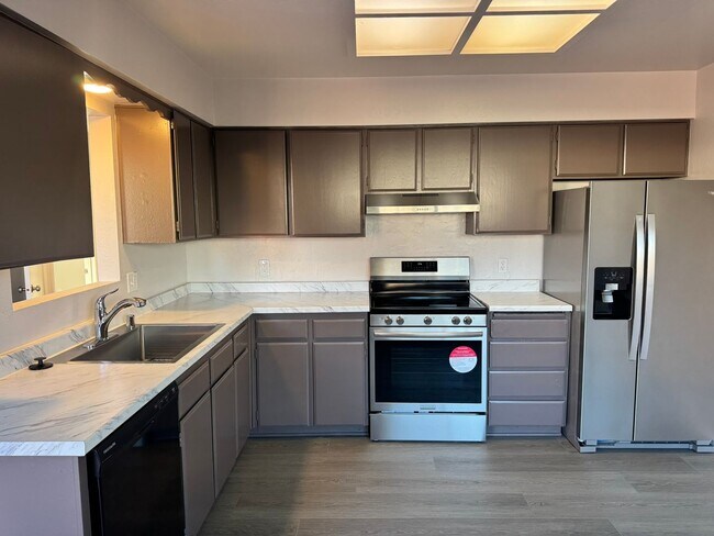 Photo - 22221 I St Unidad B