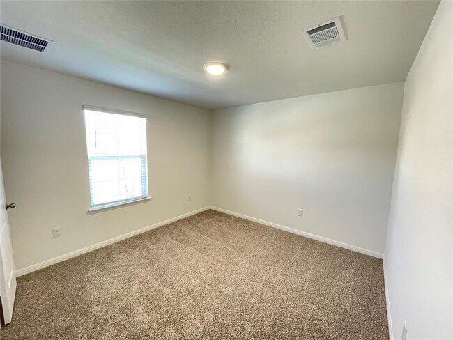 Photo - 2433 Bronc Buster Way