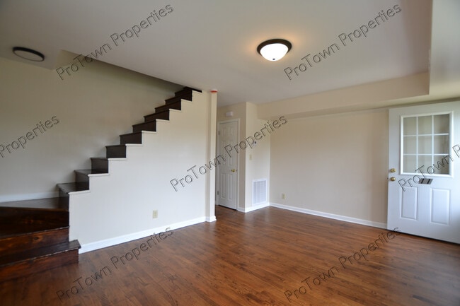 Photo - 11 E Zarley Blvd