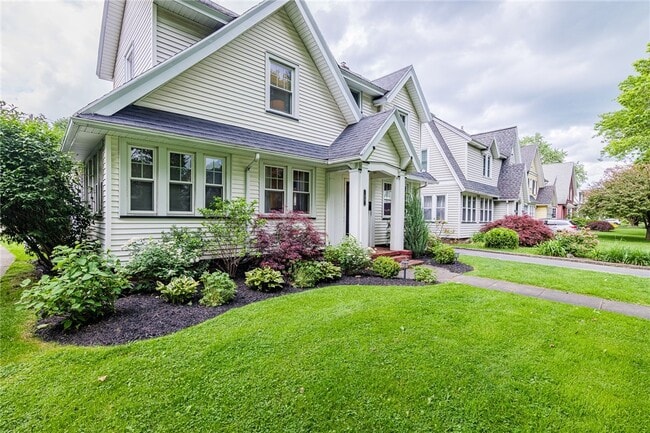 Photo - 90 Elmcroft Rd