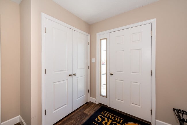Photo - 3 Bedroom Townhome with Garage!