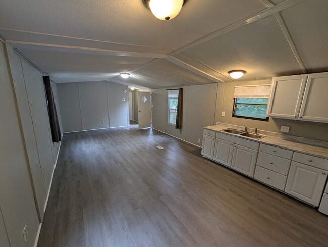 Photo - 135 Ransdell Ln