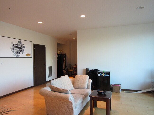 Photo - 70 Kennedy Plz Unit 3