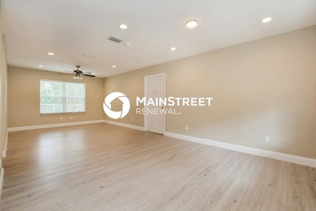 4 Bedroom Pet-Friendly Home in Mount Dora, FL with Main Street Renewal