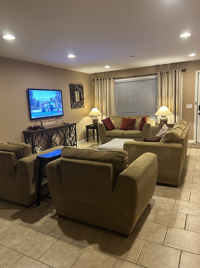 132 Hancock Ave Unidad 3