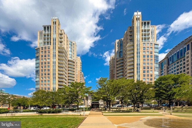 Building Photo - 11990 Market St Unit 717