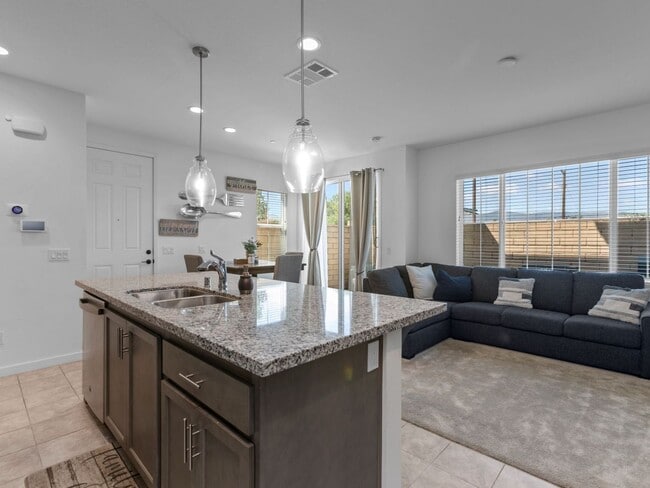 Photo - fantastic 4 bedroom 4 bath * solar home * ...