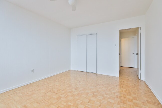 Photo - 2089 Lawrence Av