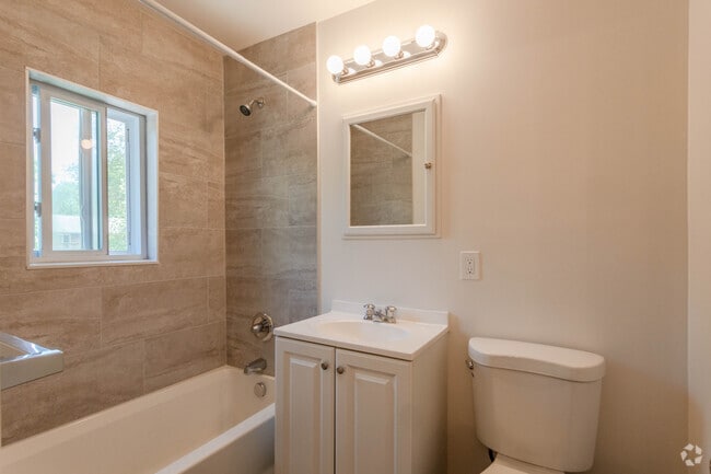 BATHROOM - STUDIO