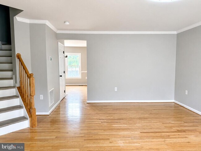 Building Photo - 20 Dunlap Dr