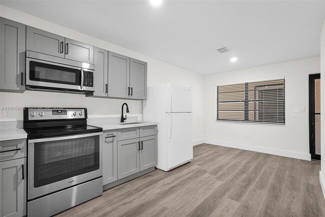 Photo - 1730 Acapulco Dr Unit 3B