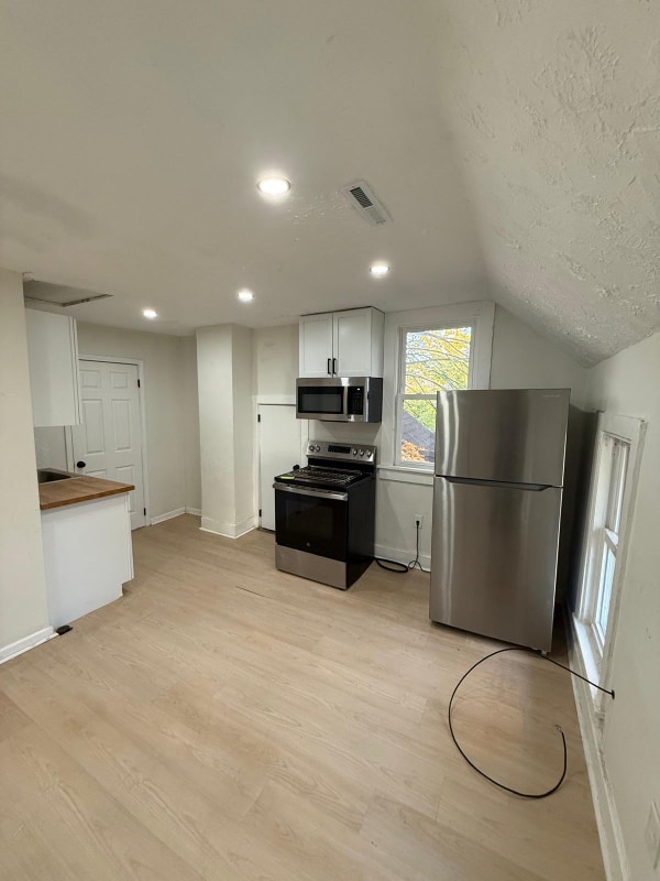 Building Photo - 3202 Bradwell Ave