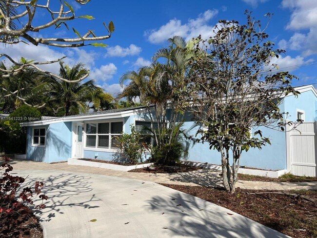 Photo - 2281 SW 15th St